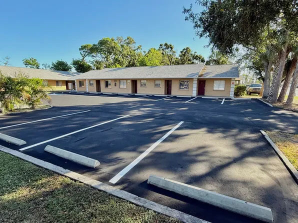1009 63rd Ave W, Bradenton, FL 34207