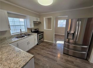 388 Poplar Ave, Newport News, VA 23607