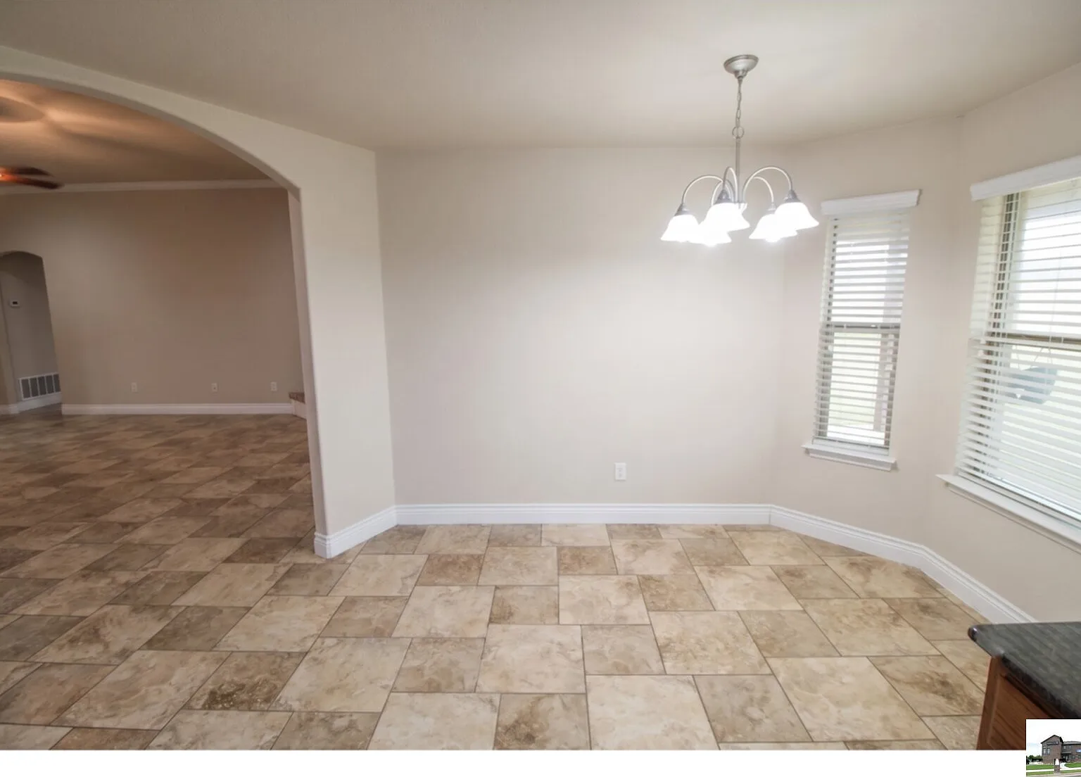 4 bed, 2.0 bath, 1972 sqft, $1,650 — Photo 4