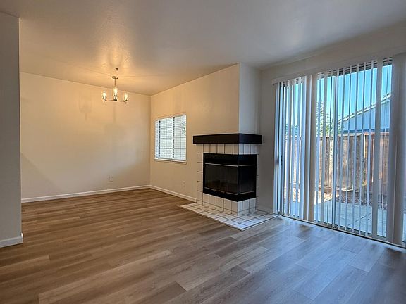 5th image of 102 Manchester Drive