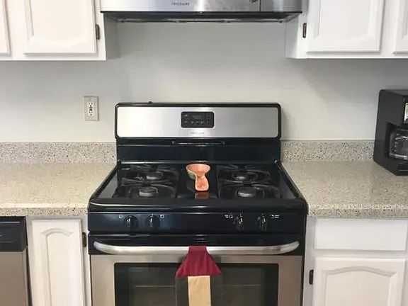 5th image of 3775 Yuletide Ave