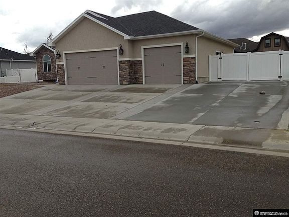 2nd image of 1004 Stillwater Dr