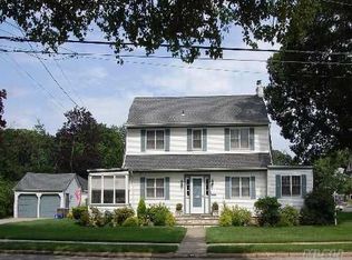 171 Hendrickson Ave, Rockville Centre, NY 11570