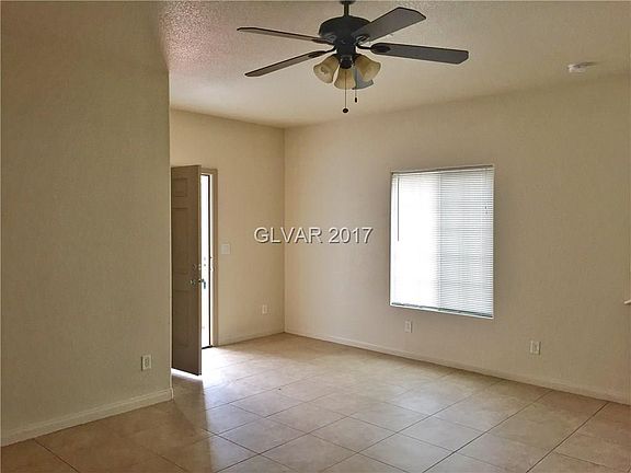 3rd image of 4861 E Cincinnati Ave