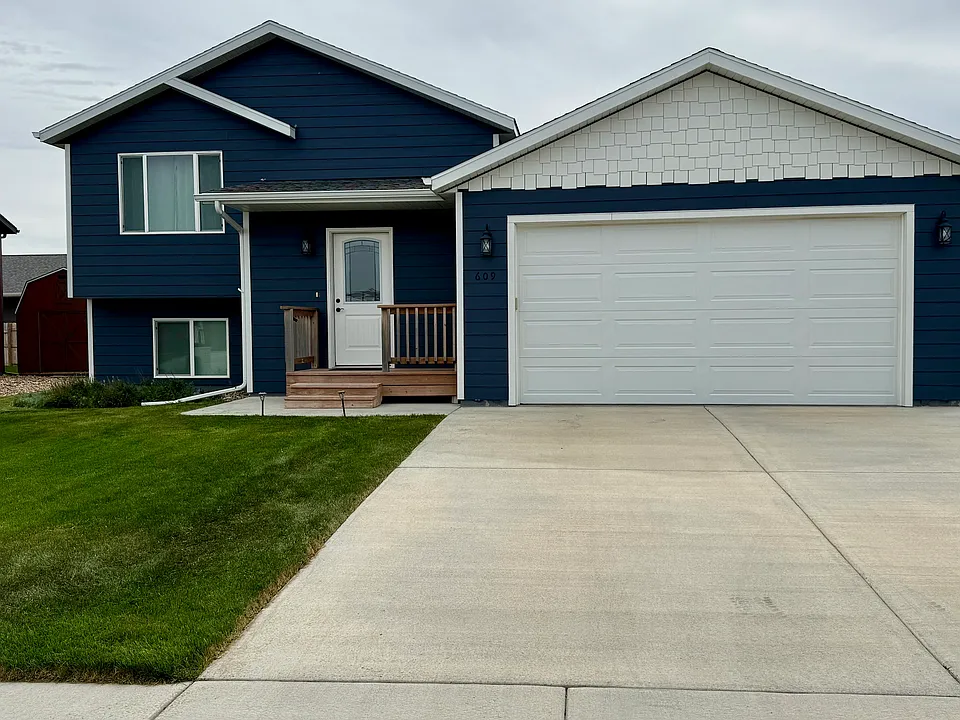 609 Civil Way
