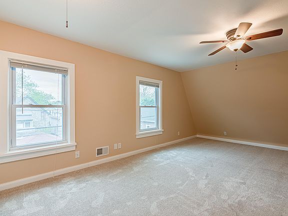 4th image of 2807 S Superior St #2809