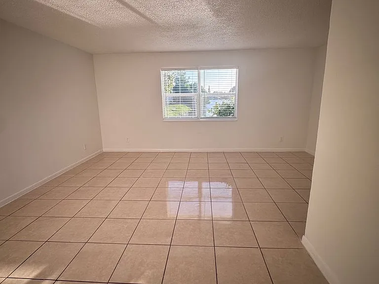 5875 SW 41st St — Photo 15