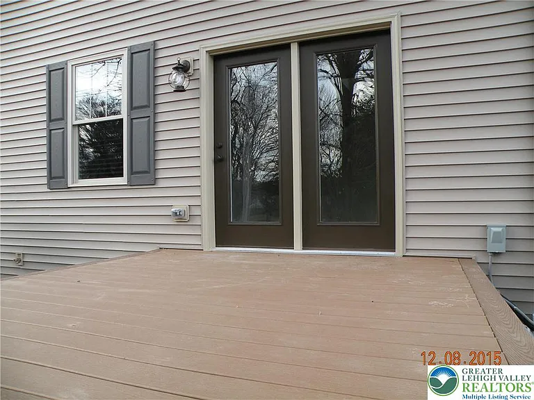 631 Linden St — Photo 5