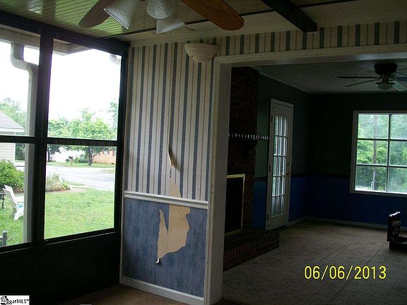 3rd image of 403 Shaw Ave