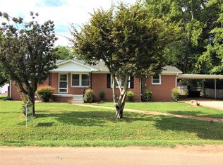 900 Henley St, Decherd, TN 37324