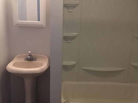 5th image of 4618 Lancaster Ave APT C