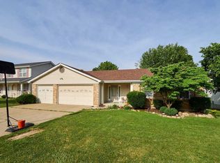 185 Rockaway Dr, O'Fallon, MO 63368