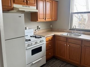 Knoxville Manor, Peoria, IL 61614
