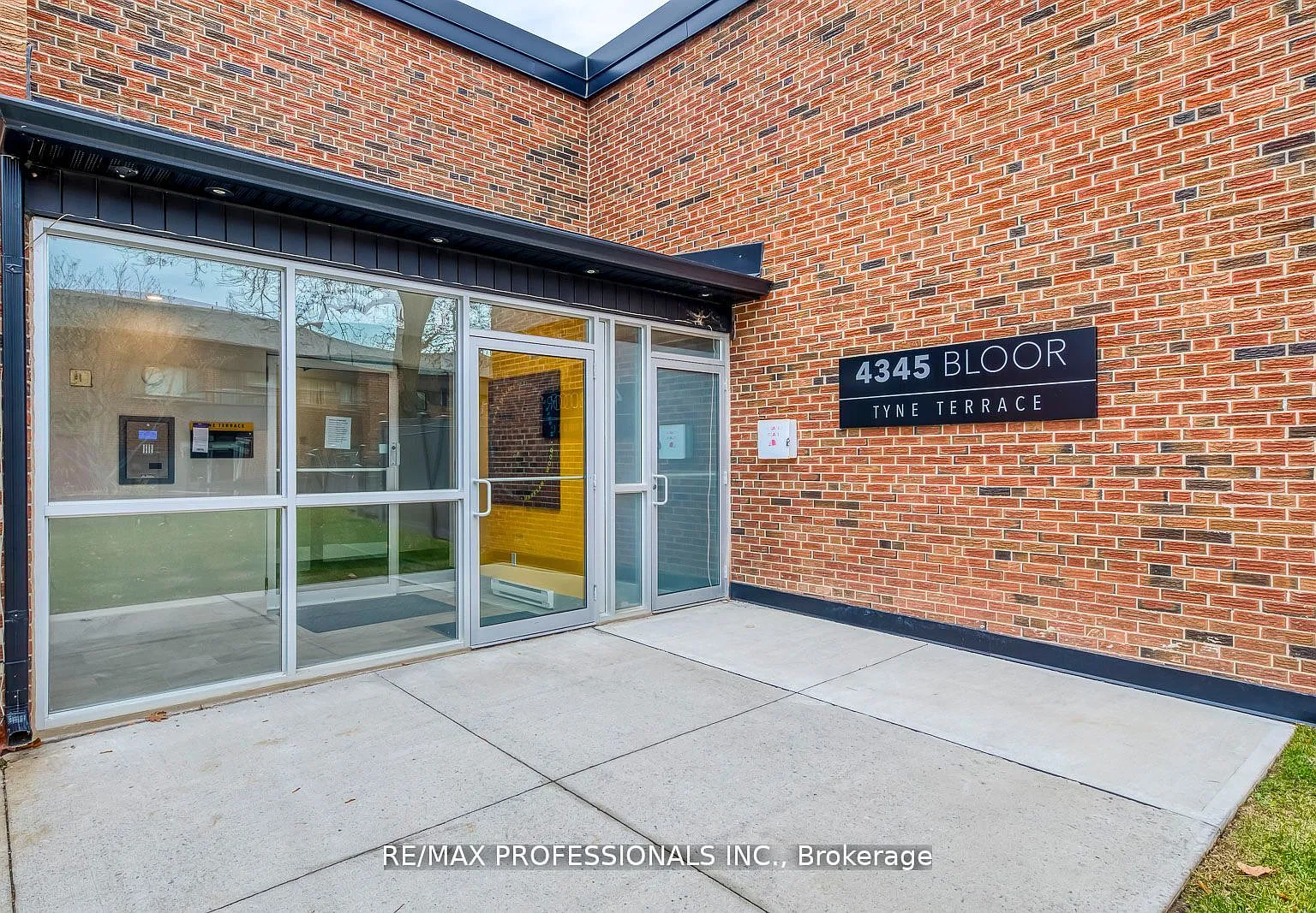 3 bed, $3,300 — Photo 3