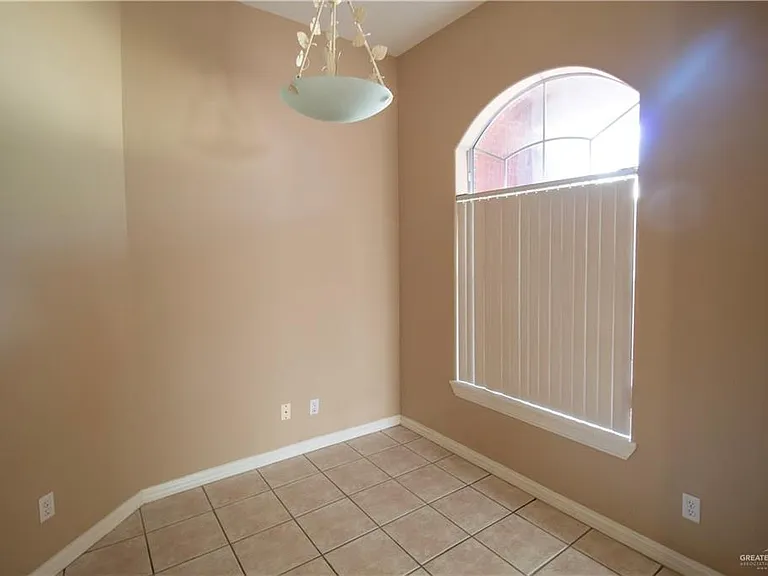 1905 Fawn Cir — Photo 6