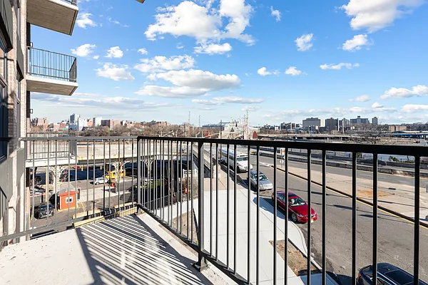 Rented by REAL New York | media 23