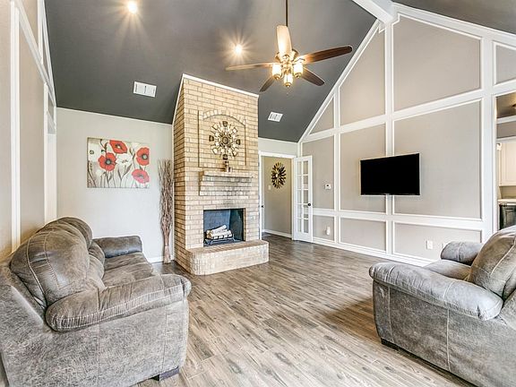 2nd image of 315 Creekside Dr