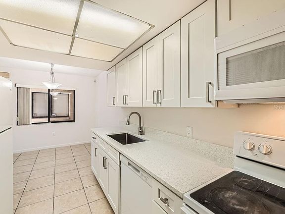 5th image of 5321 Vineland Rd #5321