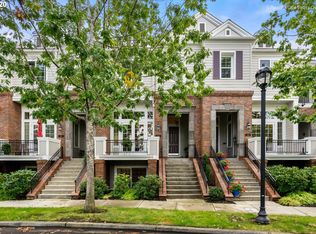 1532 NE Ashberry Dr, Hillsboro, OR 97124