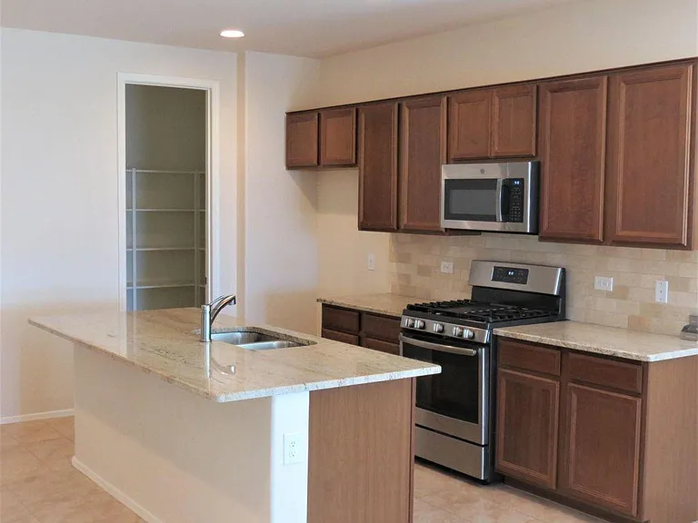 12825 N Oakhurst Loop — Photo 2
