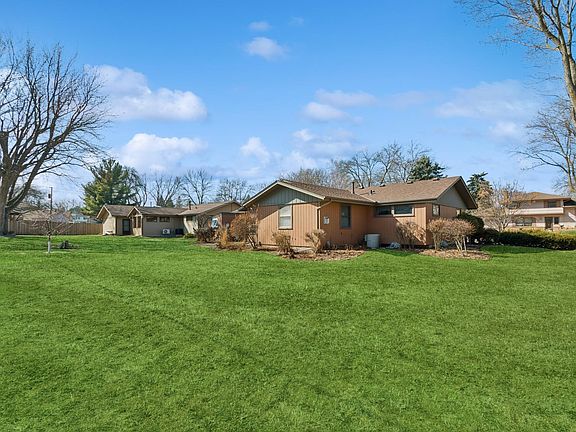 3rd image of 683 Riviera Dr