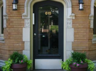 615 W Washington Blvd #3S, Oak Park, IL 60302
