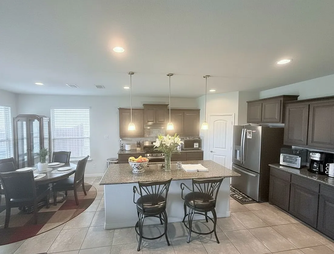 5 bed, 2914 sqft, $3,050 — Photo 4