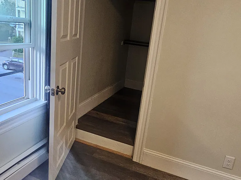 838-844 Lonsdale Ave #3 — Photo 6