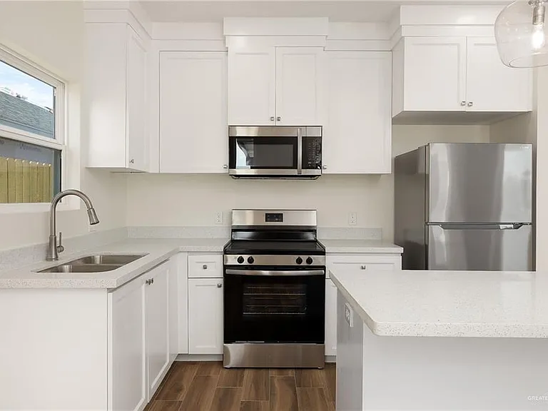 609 N Onyx Ave #1 — Photo 6