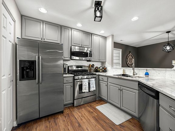 4th image of 259 W Jennifer Ln Unit 4