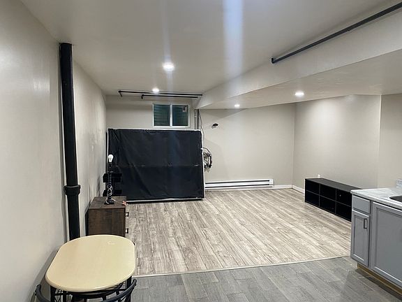 4th image of 2519 N Pine St #L