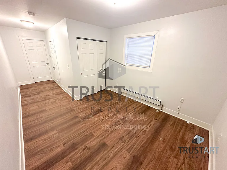 4722 Longshore Ave #1R — Photo 7