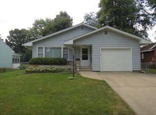 348 Garden Ct, Sycamore, IL 60178