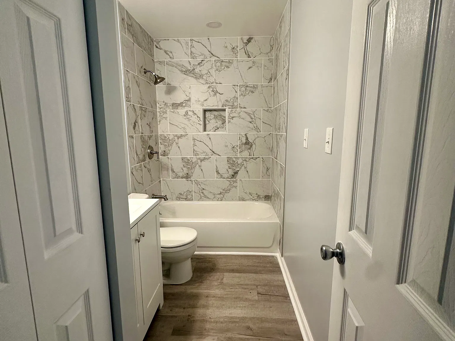 2 bed, 1200 sqft, $2,400 — Photo 4