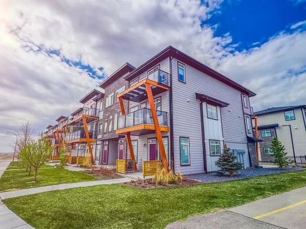 19637 NE 48th St SE, Calgary, AB T3M 3T9