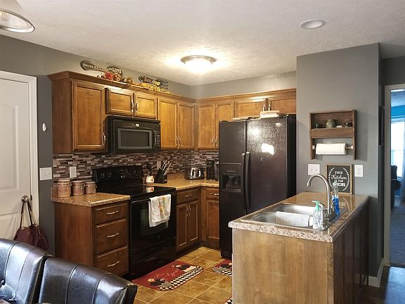 3rd image of 3416 Foxrun Ln