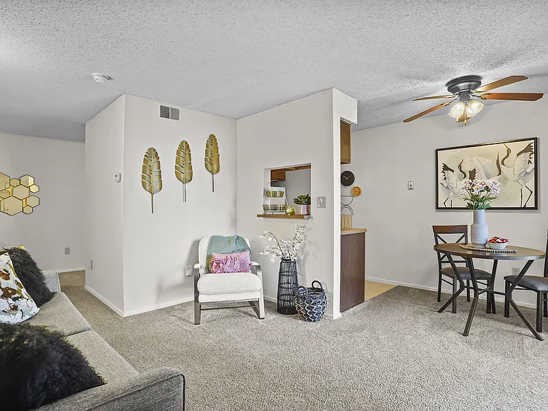 Raintree Apartments — Photo 18