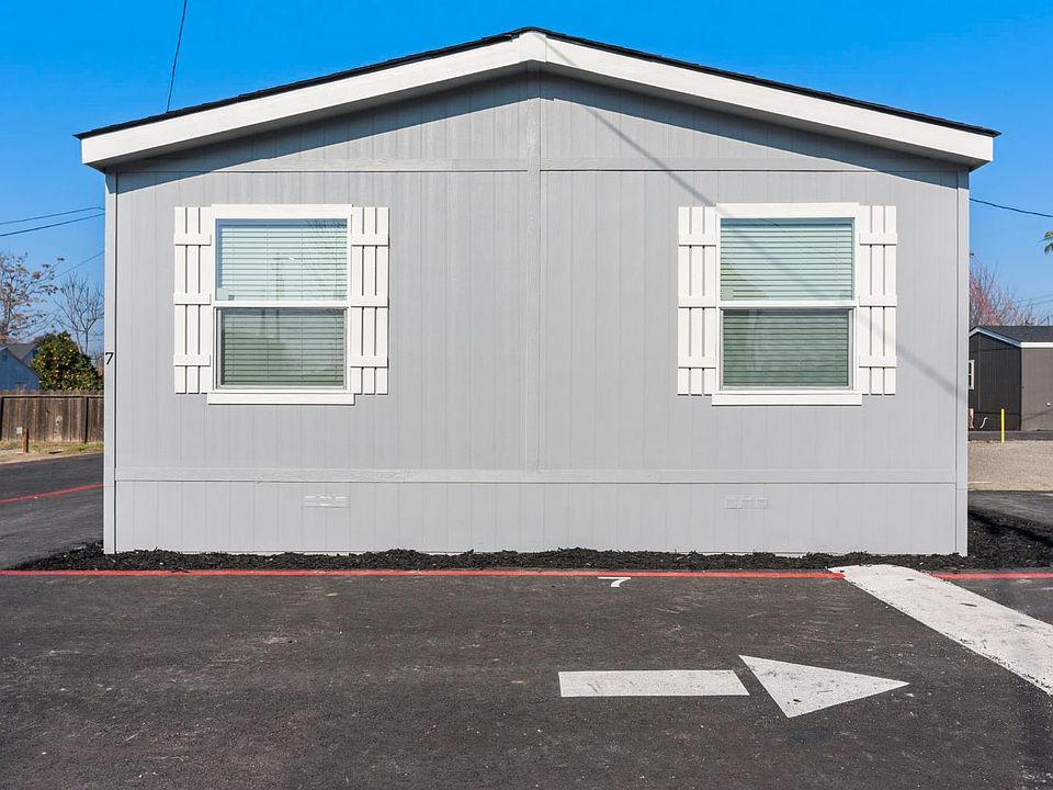 1st image of 317 Moffat Blvd #7