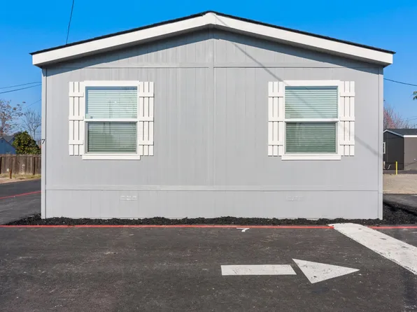 317 Moffat Blvd #7, Manteca, CA 95336