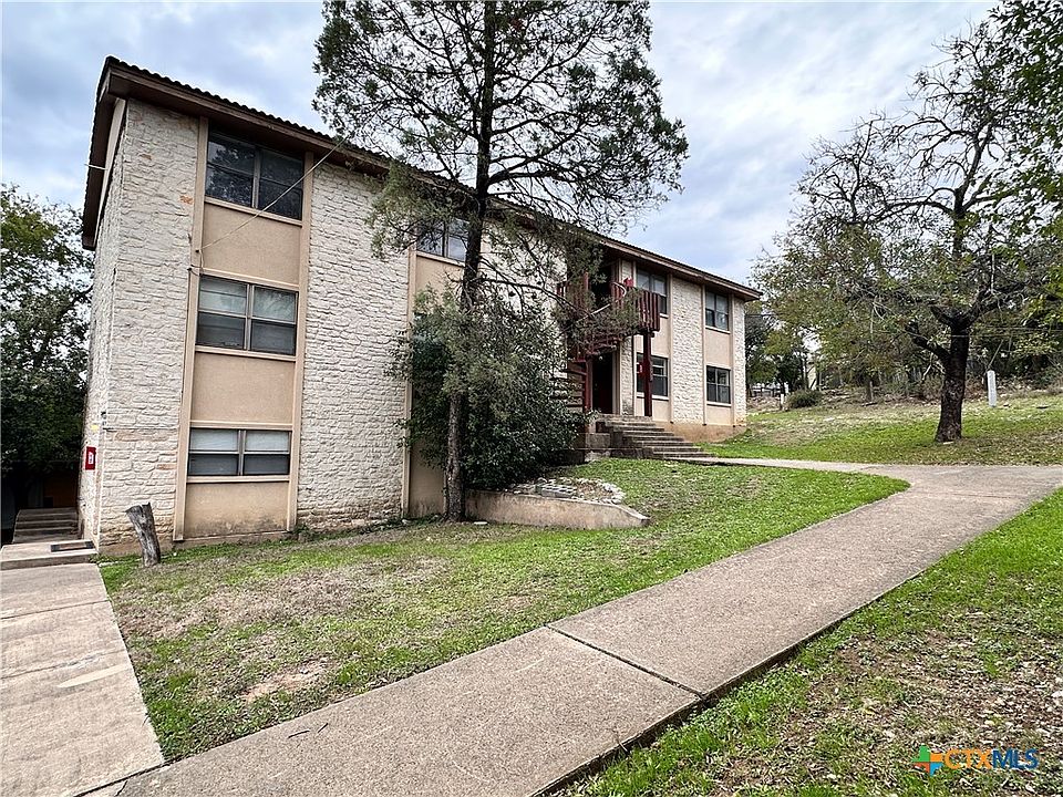 1st image of 906 N Lbj Dr APT 7
