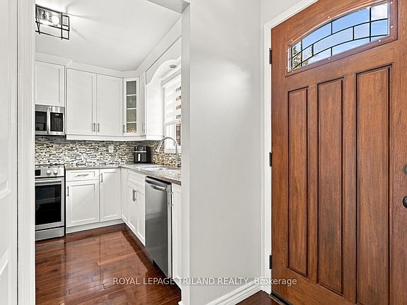 4th image of 1345 Aldersbrook Rd