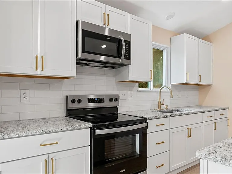 504 Piedmont Ave — Photo 10