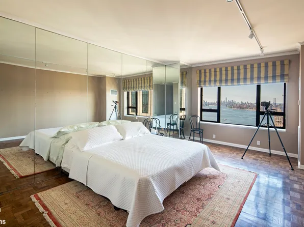 425 East 58th Street image 9 of 18