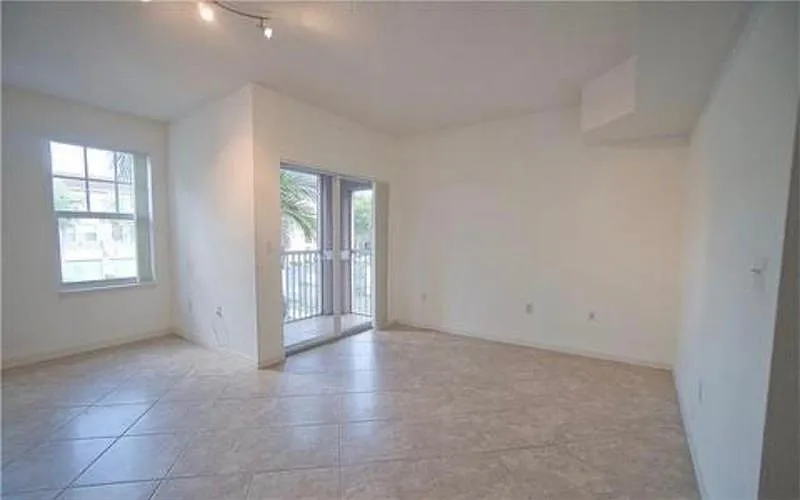 2 bed, 2.5 bath, 1268 sqft, $2,500 — Photo 3