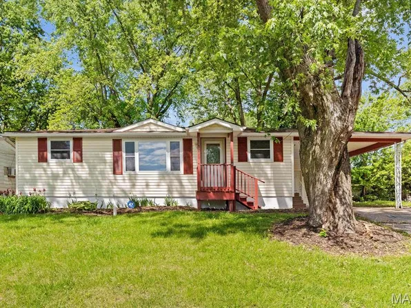 217 Cascade Dr, Belleville, IL 62223