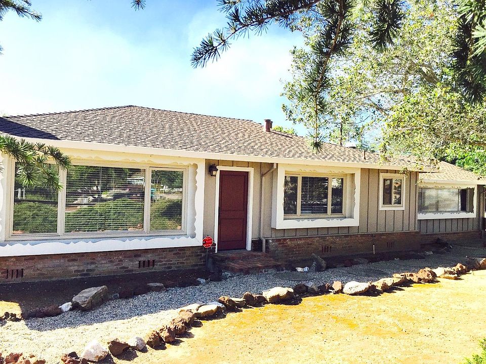 1st image of 10 Willow Ln