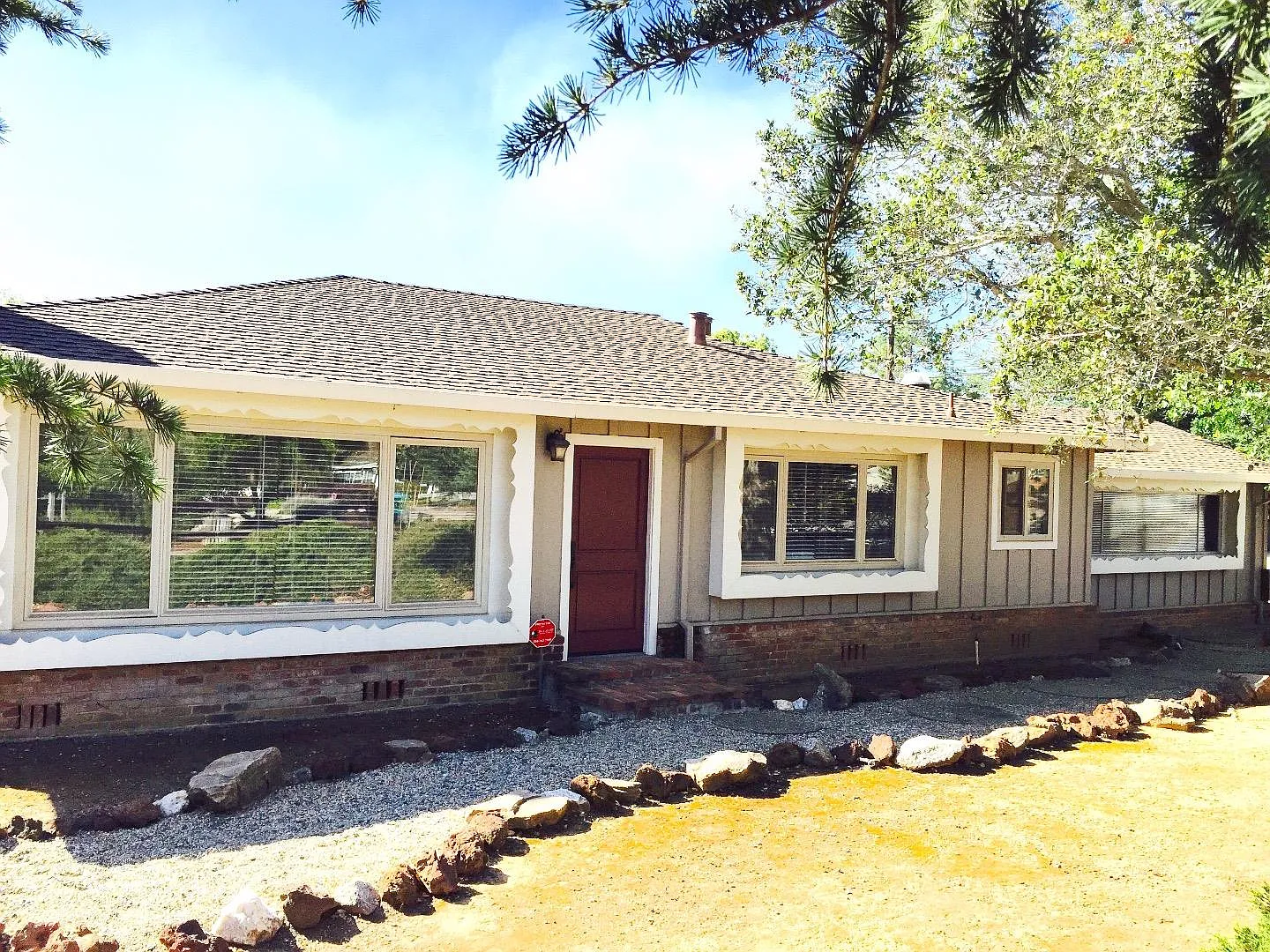 10 Willow Ln photo 1