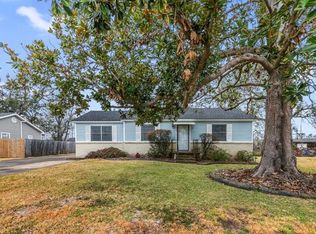 518 Shady Ln, Sulphur, LA 70663