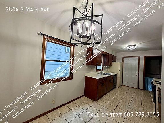 3rd image of 2804 S Main Ave