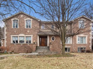 15 Shelburne Dr, Oak Brook, IL